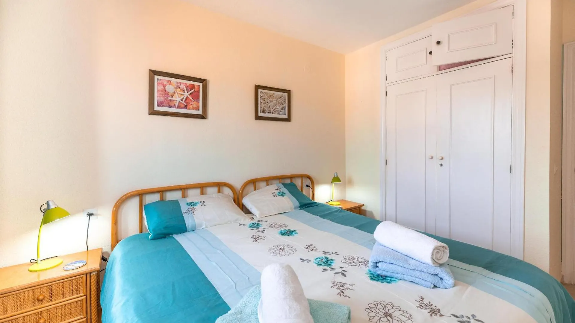 Dona Lola Sea View Apartment Sitio de Calahonda